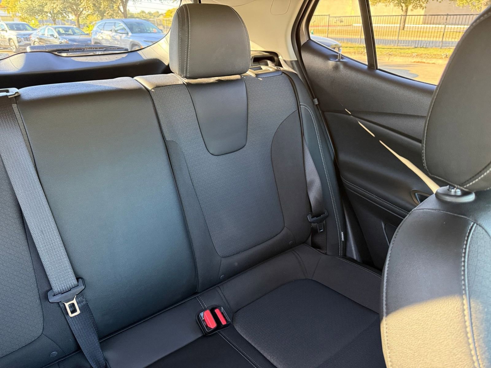 Used 2025 Buick Encore GX Preferred image 37