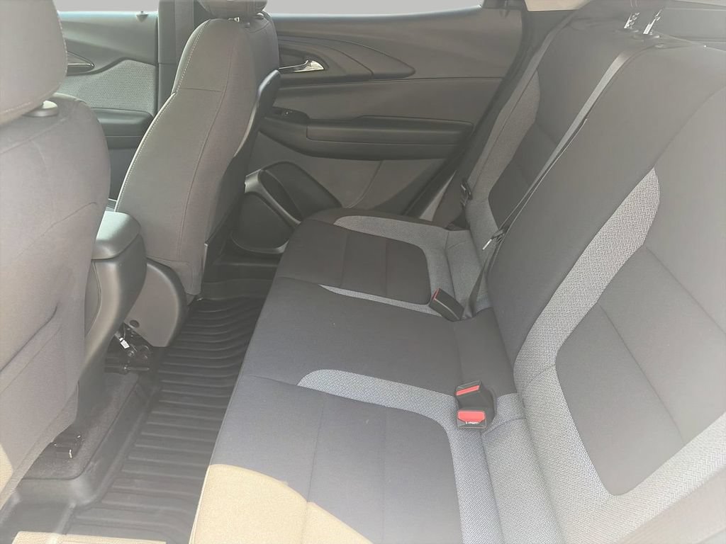 Used 2023 Chevrolet TrailBlazer LT FWD image 13