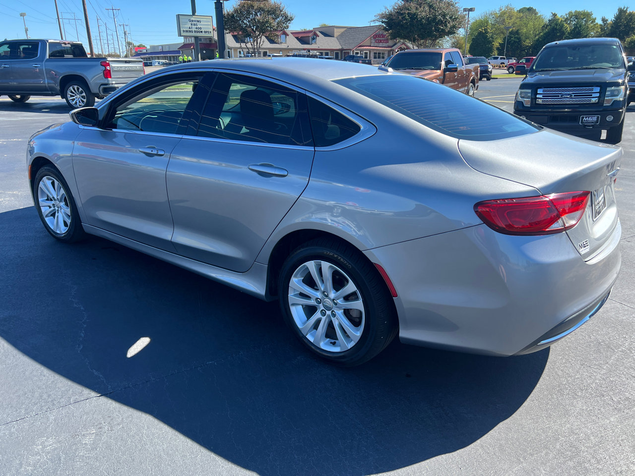 Used 2015 Chrysler 200 Limited w/ Convenience Group image 6