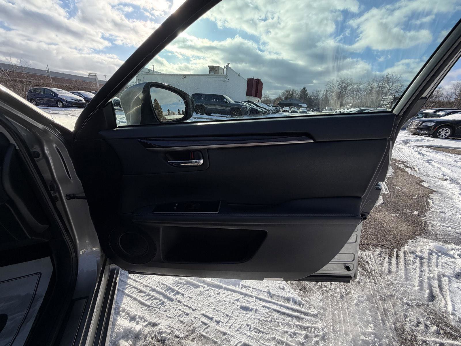 Used 2018 Lexus ES 350 w/ Luxury Package w/Wood Trim image 34