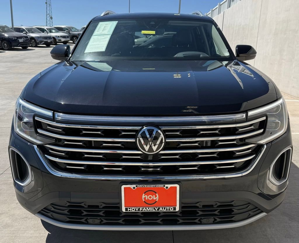 Used 2025 Volkswagen Atlas SEL AWD/4WD image 2