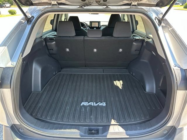 Used 2021 Toyota RAV4 LE FWD image 29