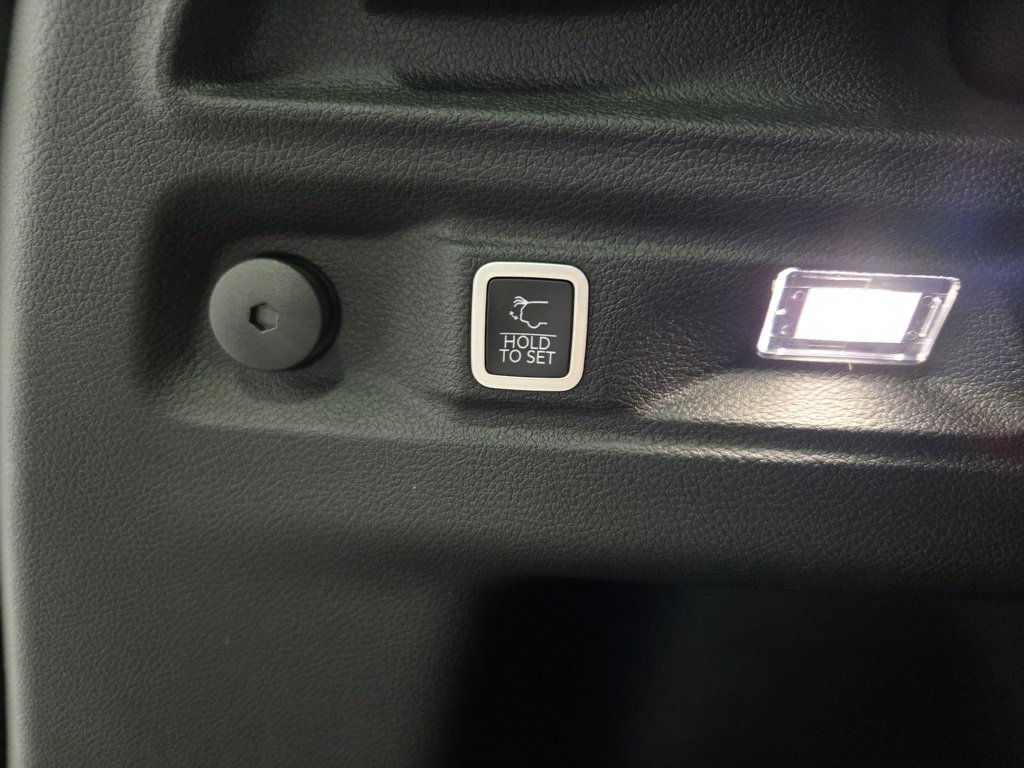 New 2025 Jeep Grand Cherokee L Laredo w/ Luxury Tech Group I image 10