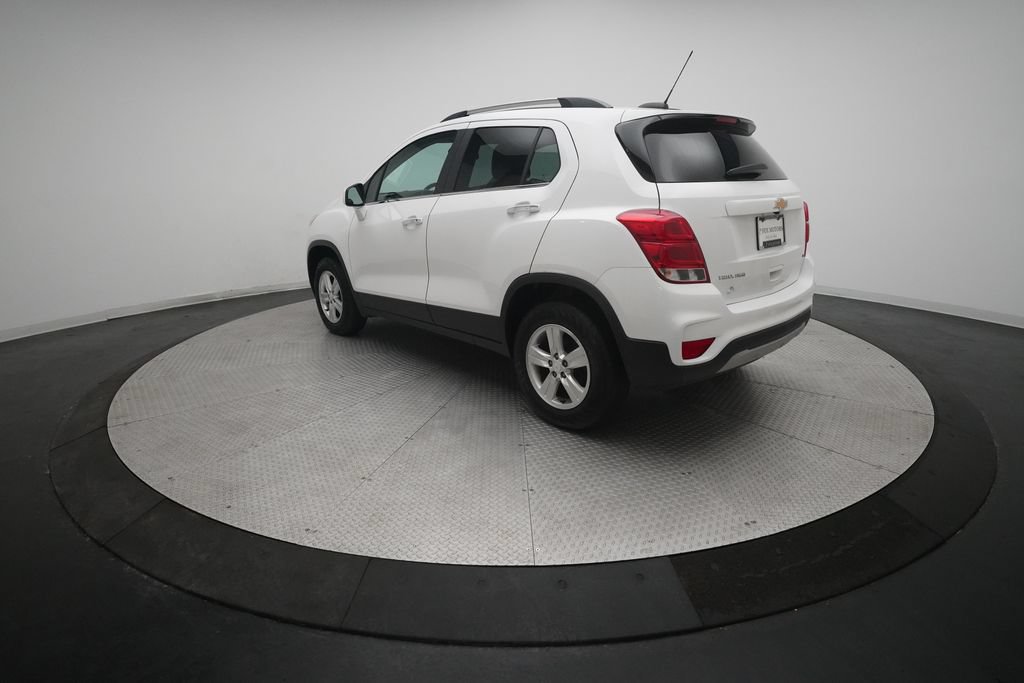 Used 2017 Chevrolet Trax LT w/ LT Convenience Package AWD/4WD image 32