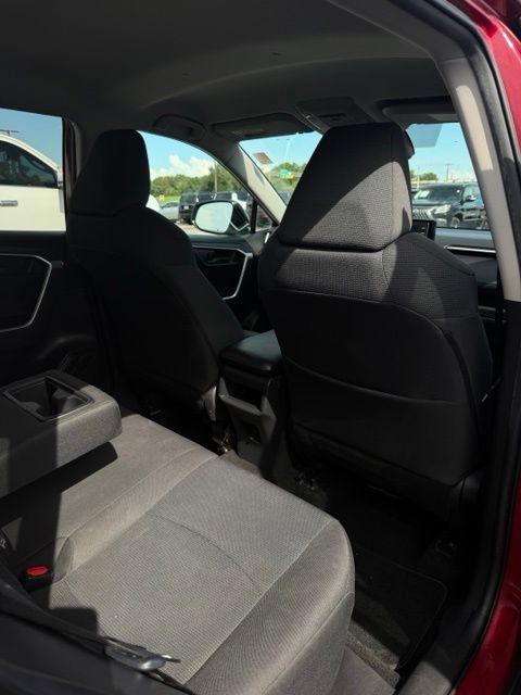 Used 2021 Toyota RAV4 LE FWD image 26