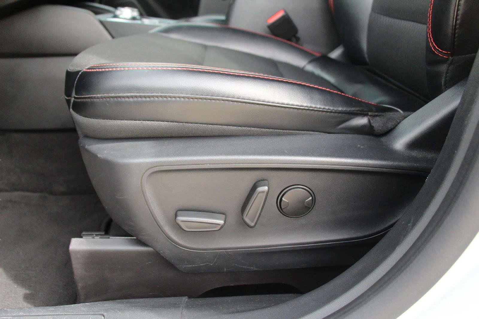 Used 2025 Ford Escape ST-Line image 20