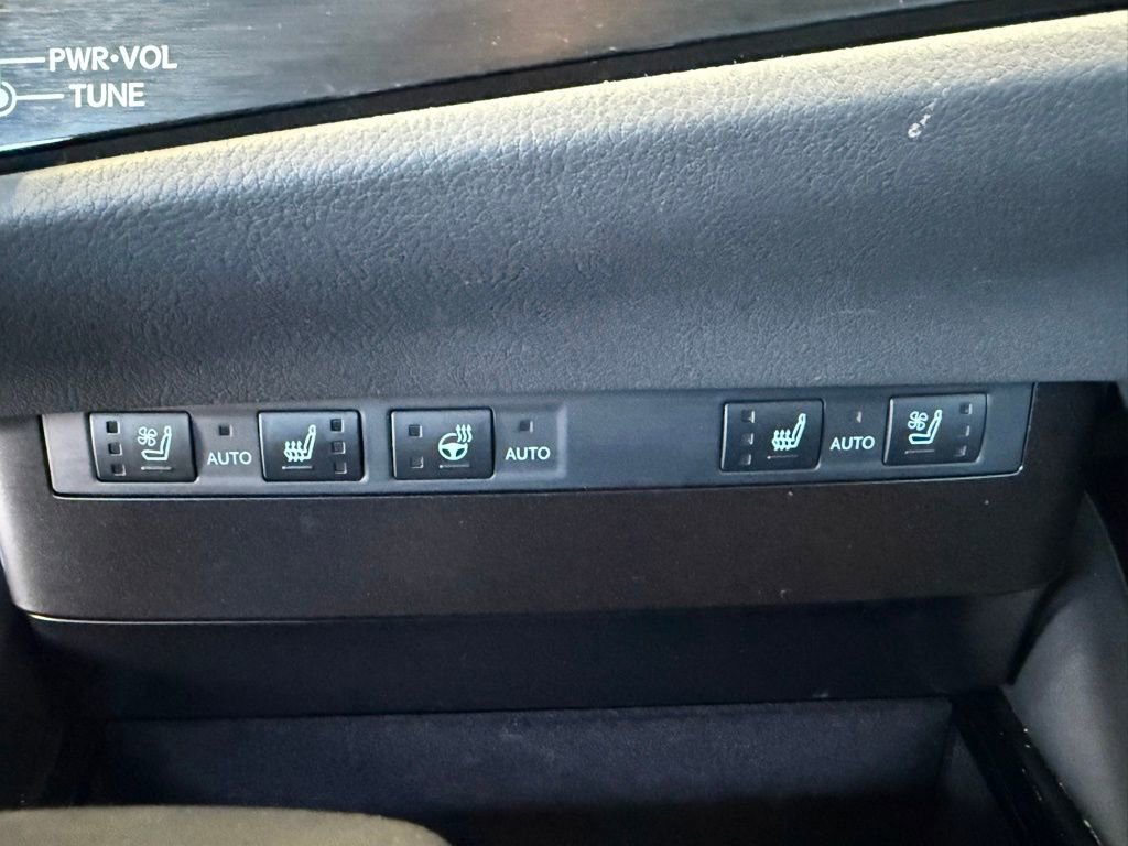 Used 2024 Lexus ES 250 w/ Premium Package image 30