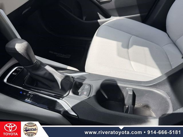 Used 2023 Toyota Corolla Cross L image 21
