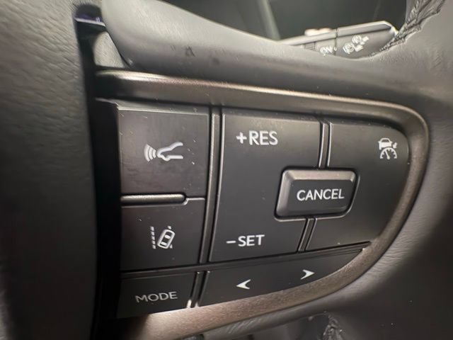 Used 2023 Lexus UX 250h FWD w/ Accessory Package (Z1) image 17