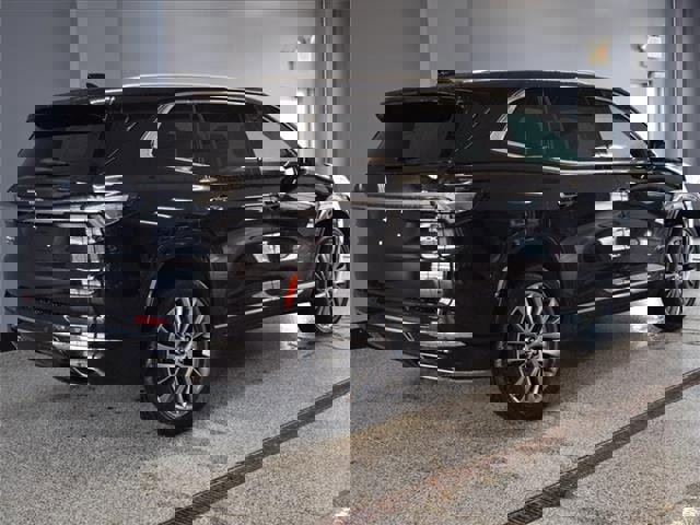 Used 2025 Buick Enclave Avenir w/ Trailering Package, 5000 lbs. image 3