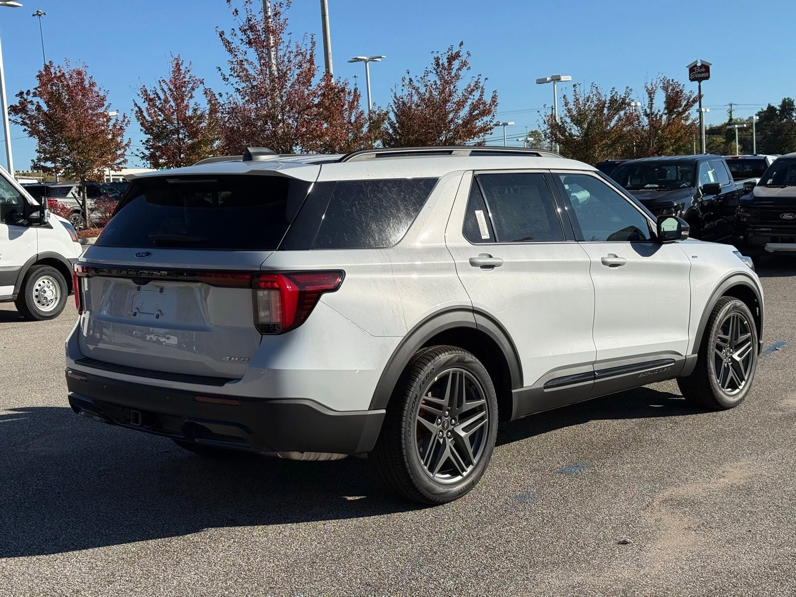 New 2026 Ford Explorer ST-Line image 6