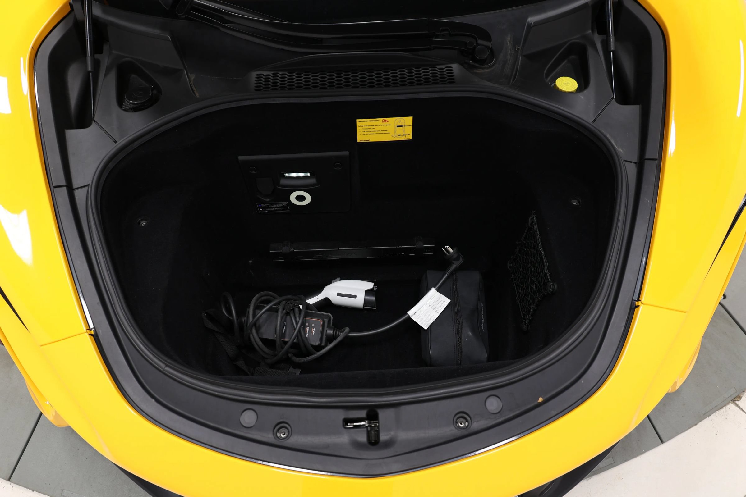 Used 2023 McLaren Artura RWD image 90