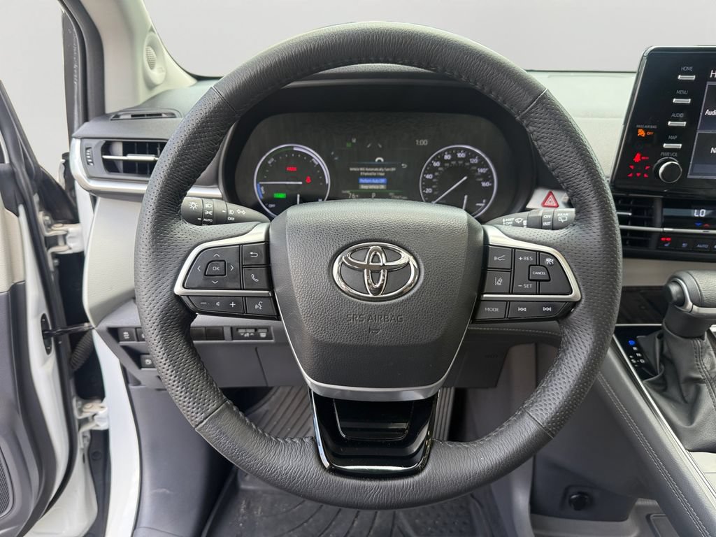 Used 2023 Toyota Sienna Limited AWD/4WD image 12
