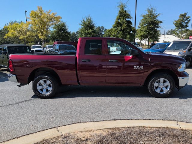 Used 2024 RAM 1500 Classic SLT AWD/4WD image 3