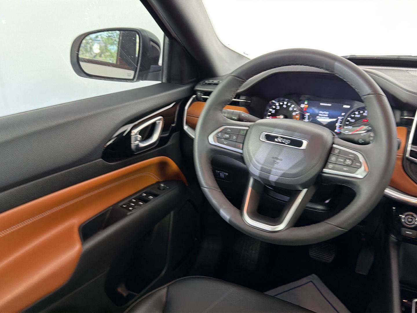 Used 2024 Jeep Compass Limited AWD/4WD image 17