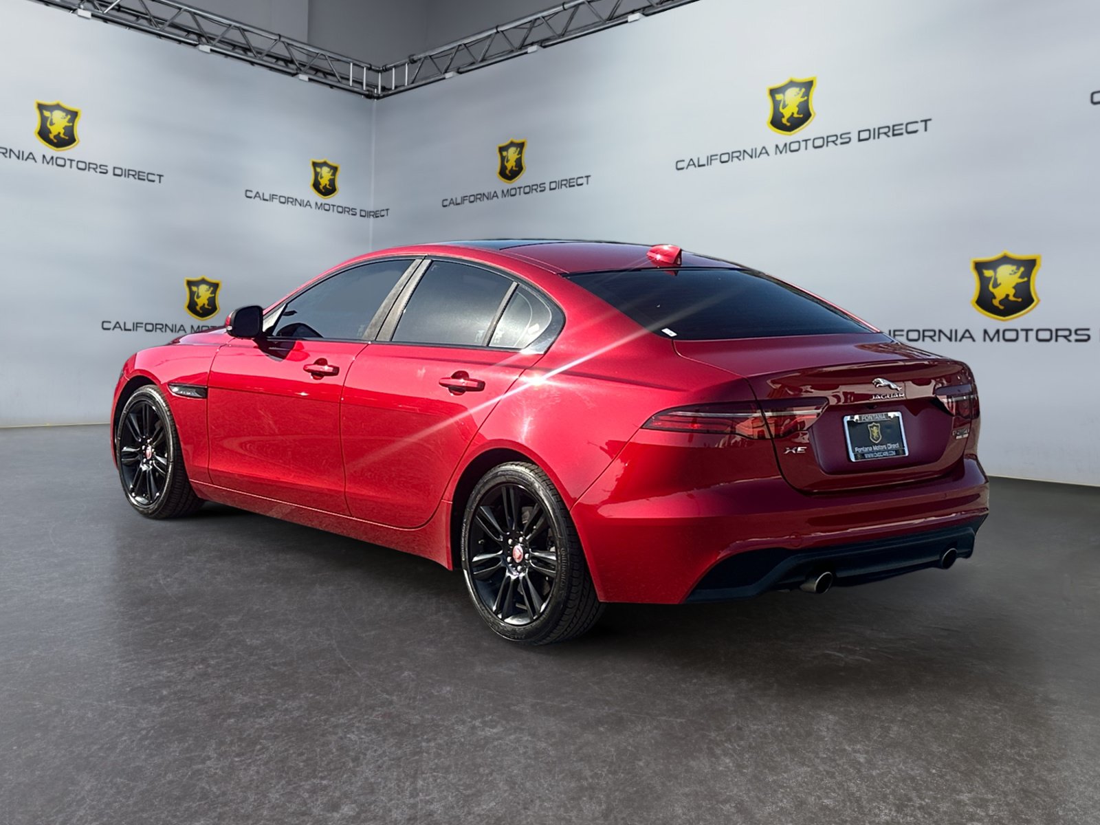 Used 2020 Jaguar XE S RWD image 3