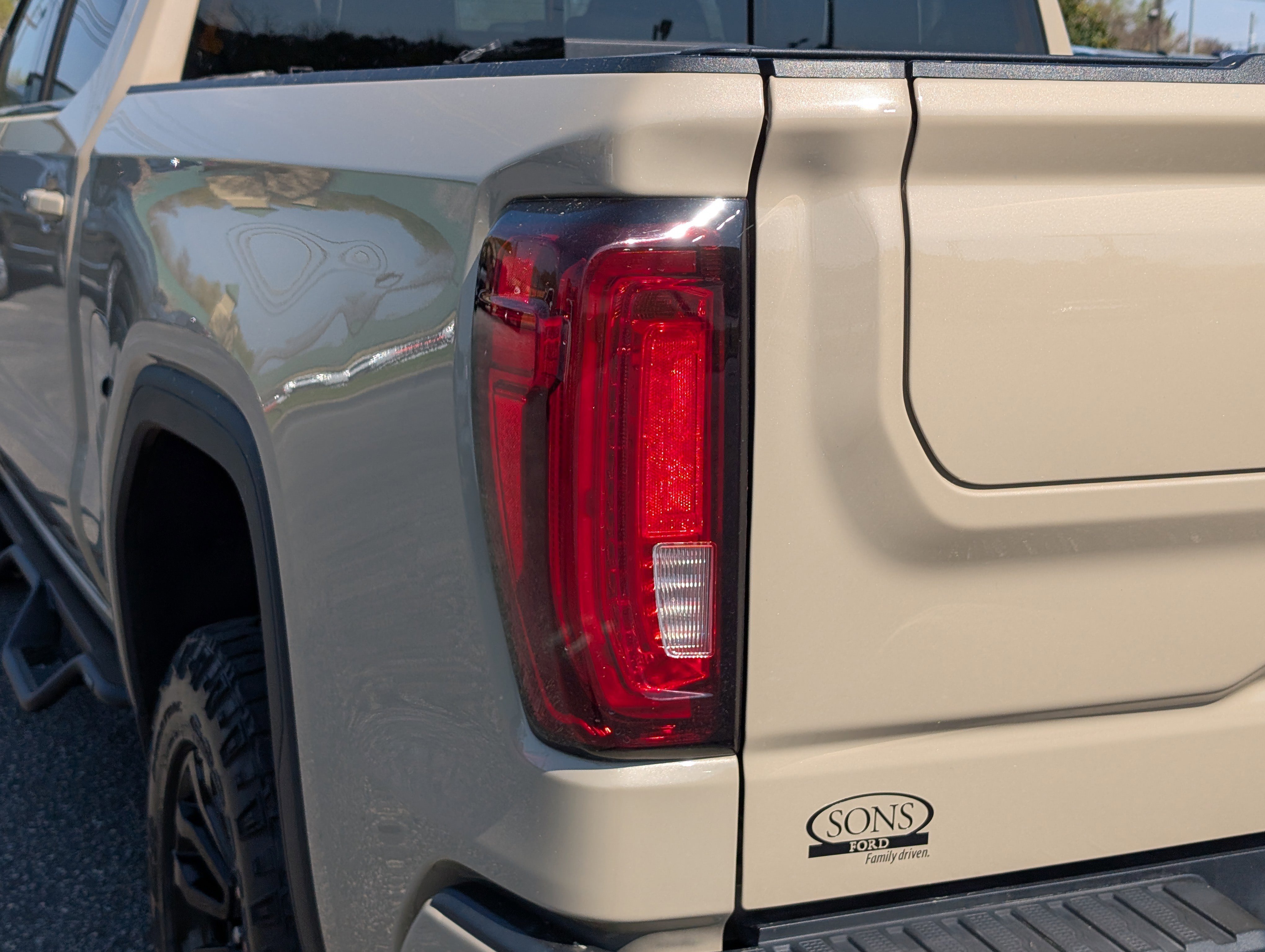 Used 2023 GMC Sierra 1500 AT4X image 12
