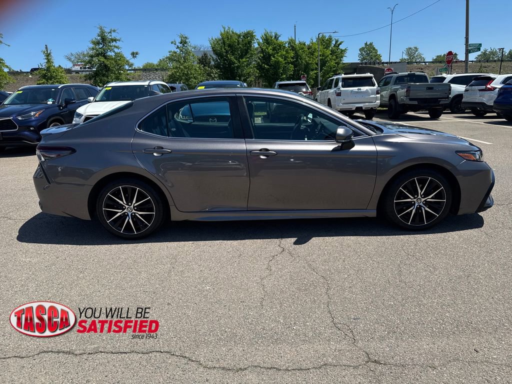 Used 2024 Toyota Camry SE w/ Cold Weather Package AWD/4WD image 8