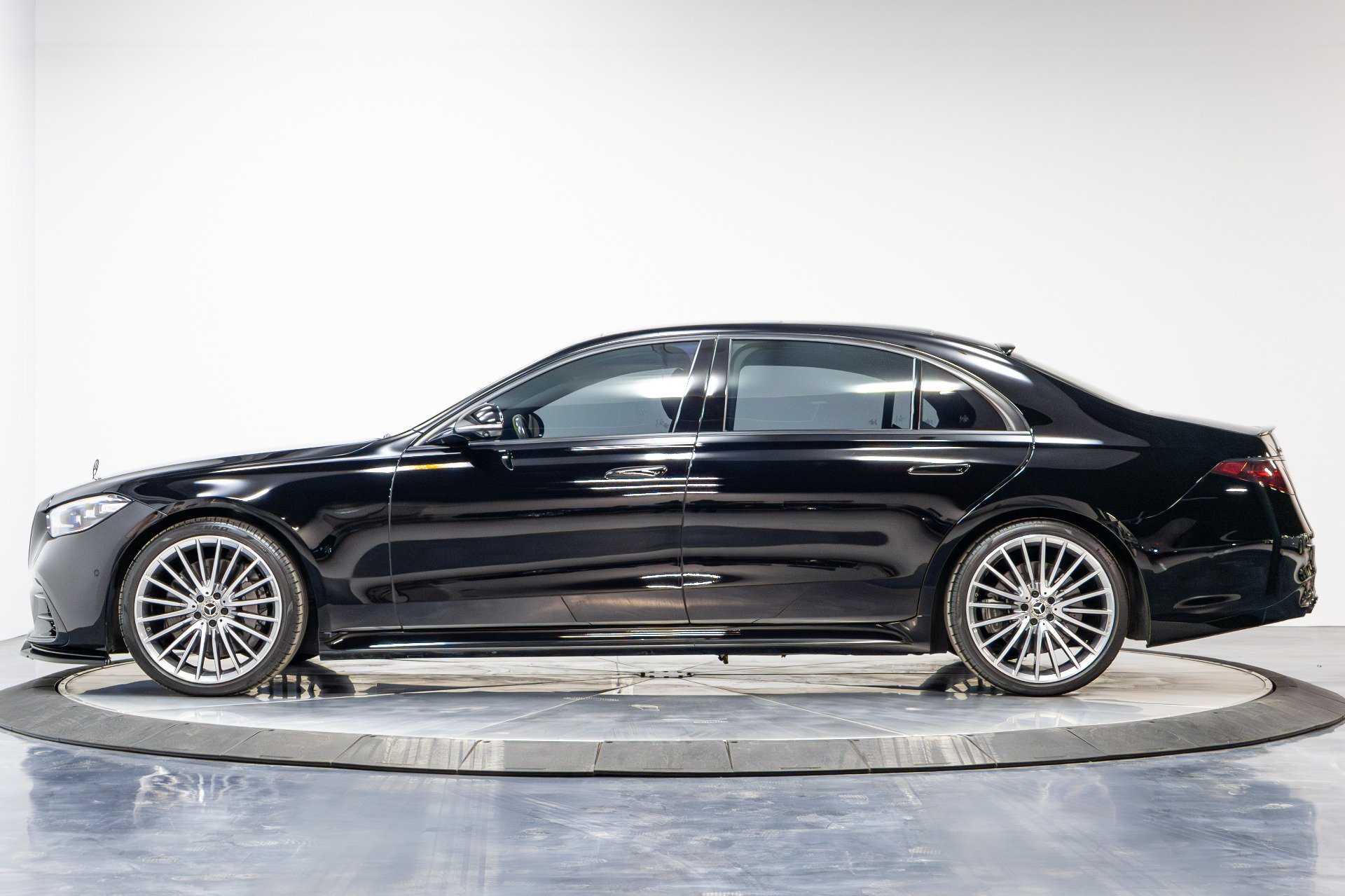 Used 2023 Mercedes-Benz S 580 4MATIC Sedan image 43