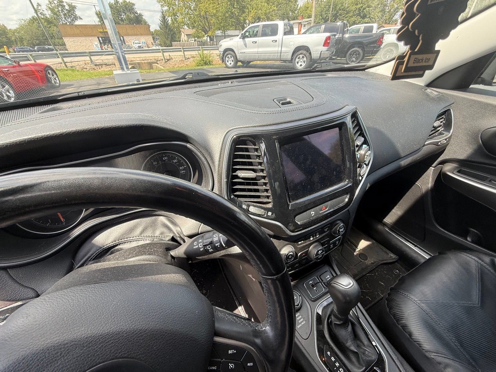 Used 2020 Jeep Cherokee Limited AWD/4WD image 12