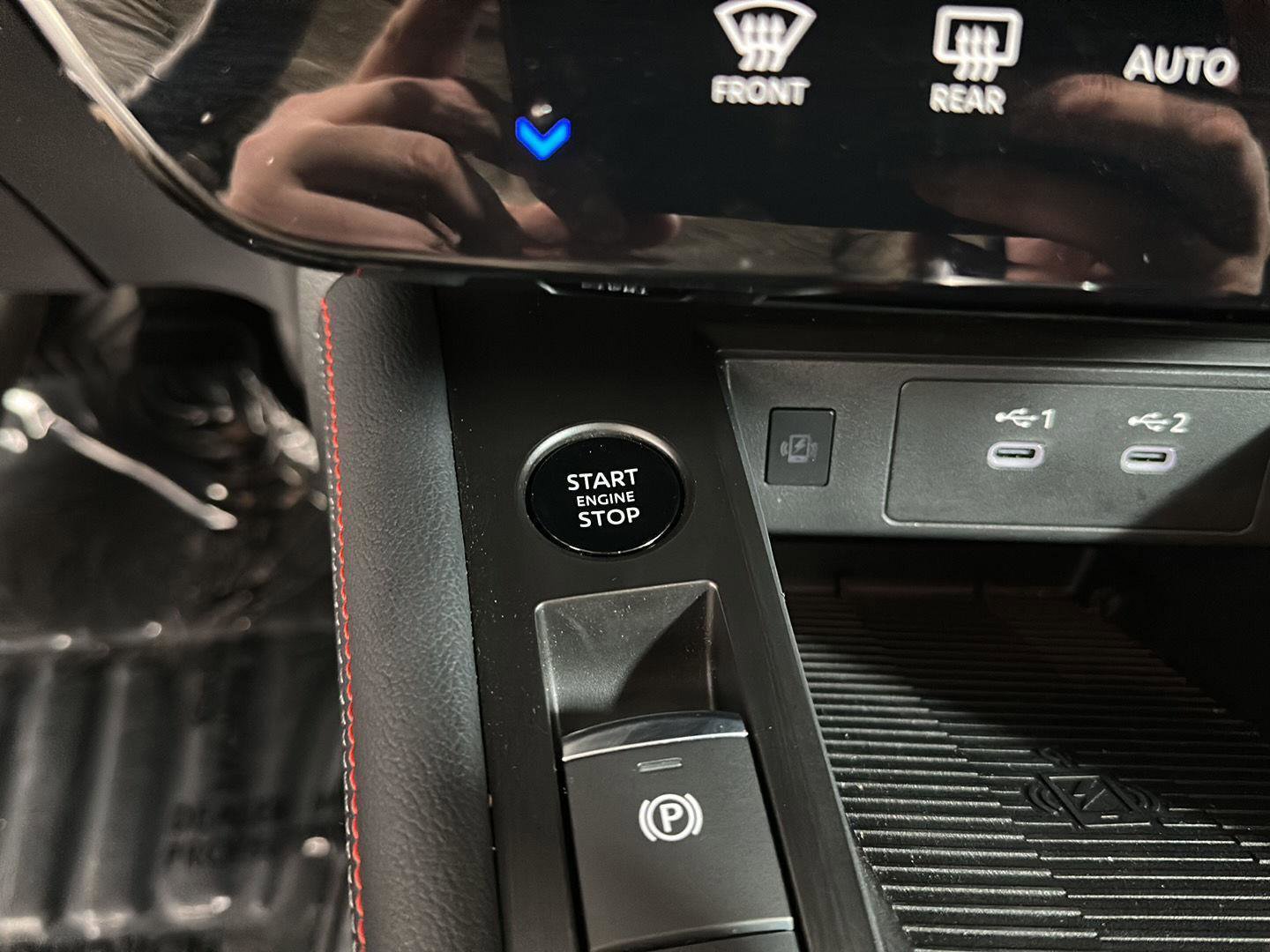 Used 2025 Nissan Kicks SR image 15