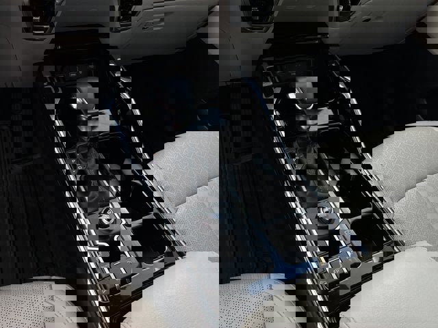 Used 2023 Kia Sorento SX image 17