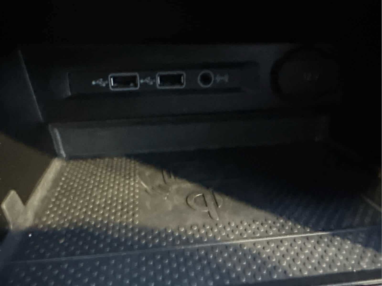 Certified 2020 Volkswagen Tiguan SEL image 28