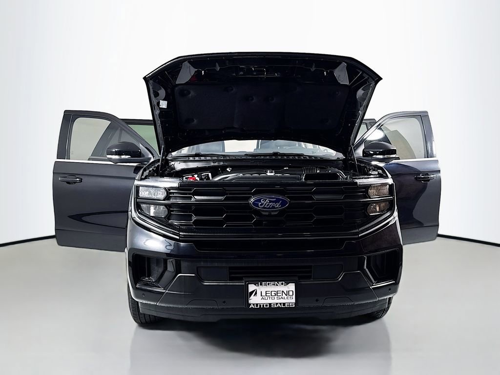 Used 2025 Ford Expedition Active image 28