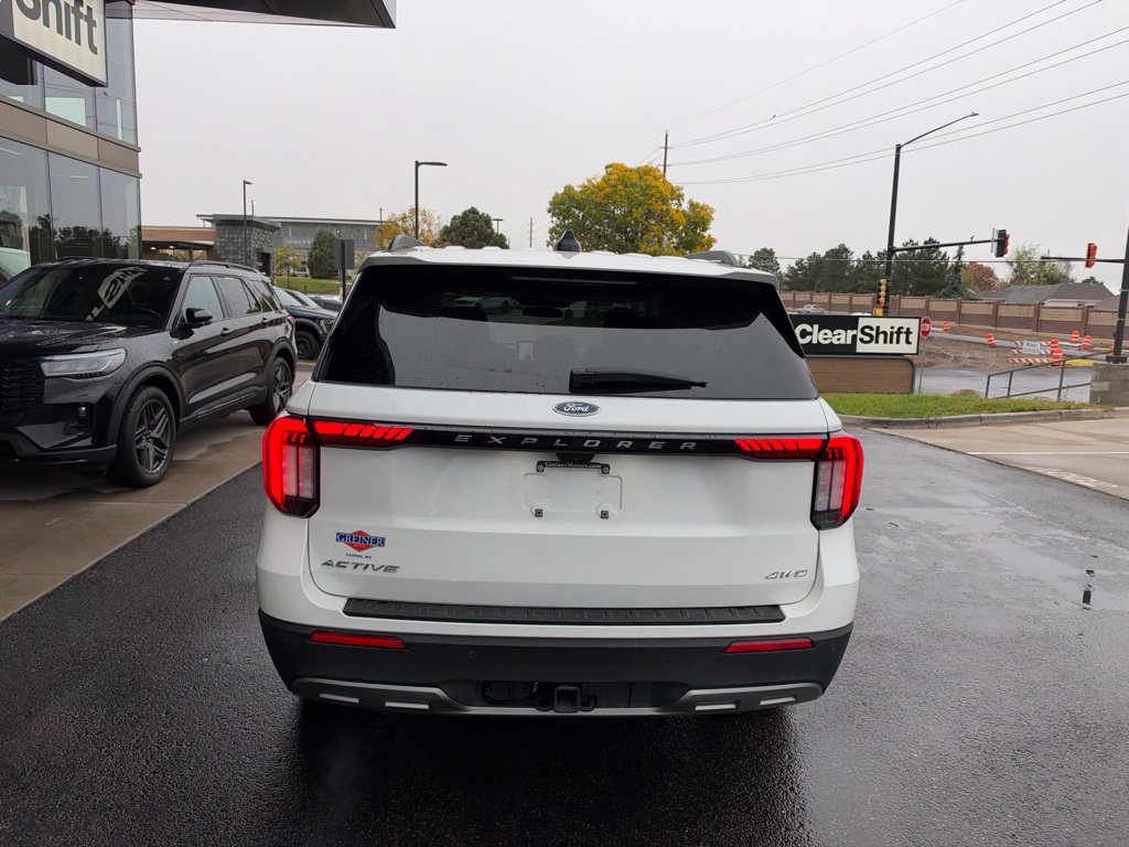 Used 2025 Ford Explorer Active w/ Active Comfort Package AWD/4WD image 5