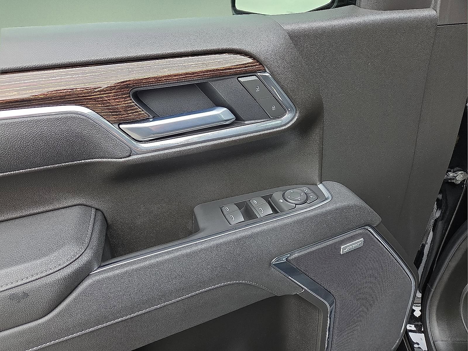 Used 2025 GMC Sierra 1500 Elevation w/ Elevation Premium Package image 15