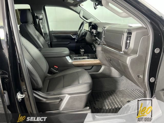Used 2025 Chevrolet Silverado 1500 LT w/ Z71 Off-Road Package AWD/4WD image 12