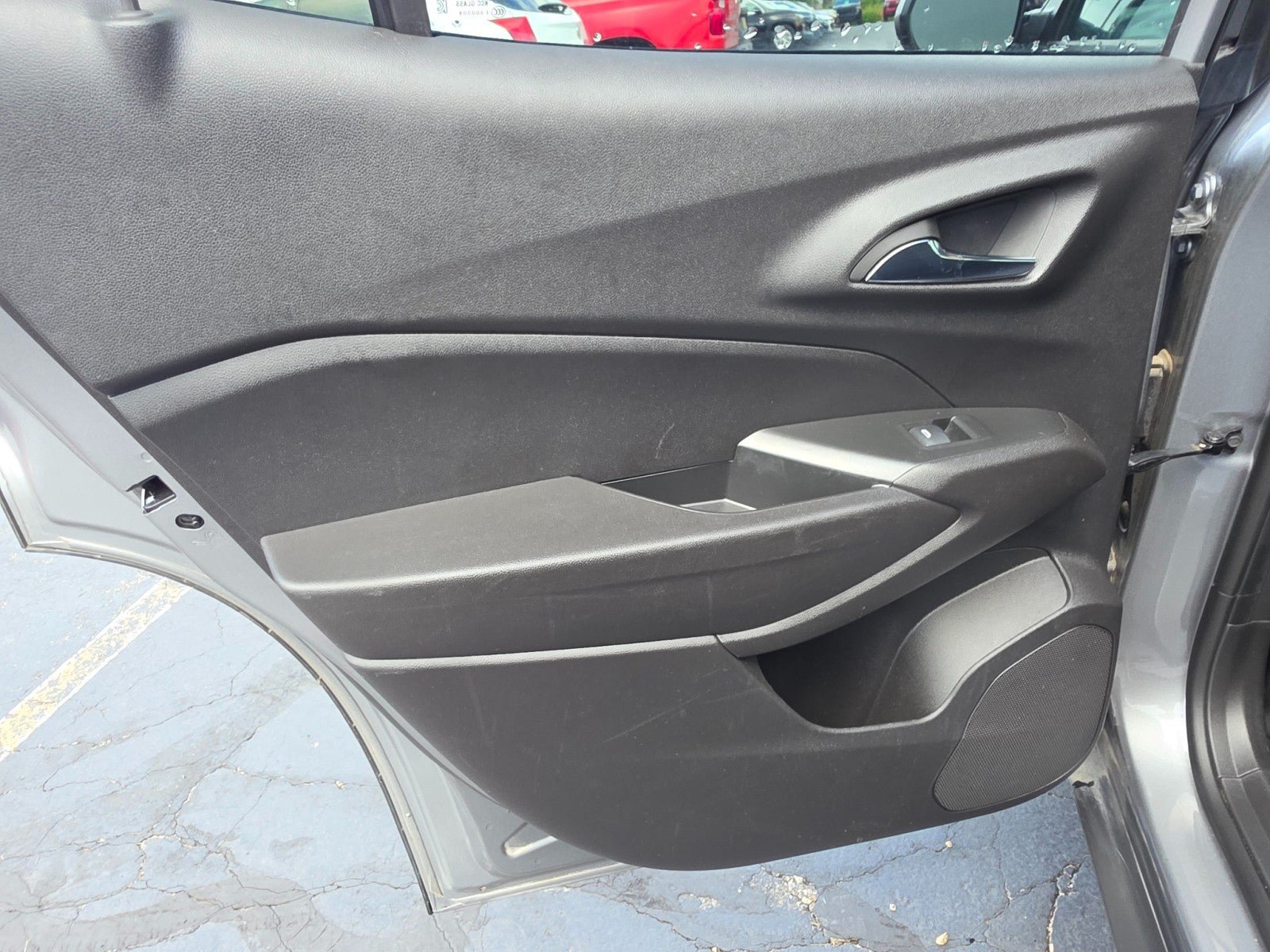 Used 2025 Chevrolet Trax LT w/ LT Convenience Package FWD image 23