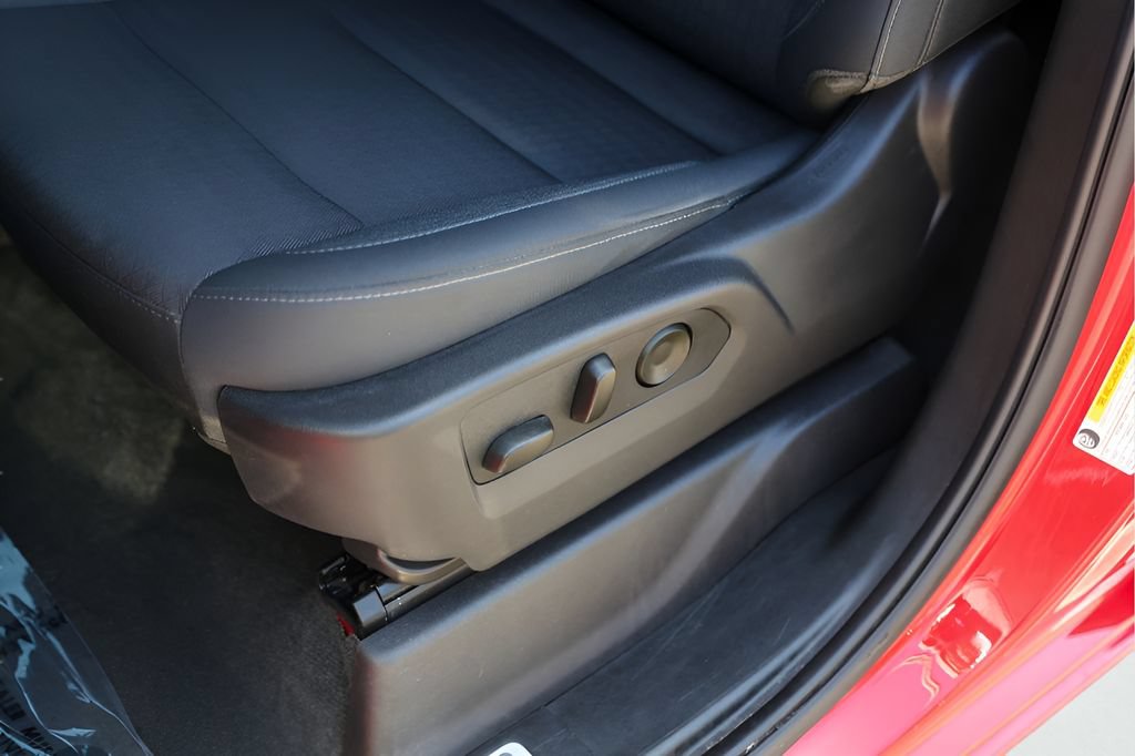 Used 2024 Chevrolet Silverado 1500 LT AWD/4WD image 11