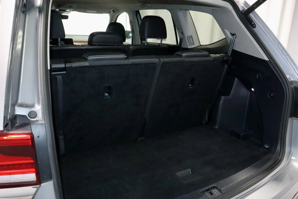 Used 2025 Volkswagen Atlas SE image 13