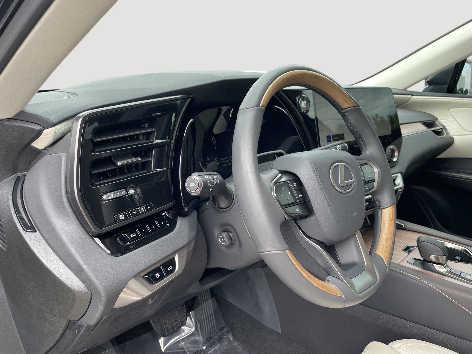 Used 2025 Lexus RX 350 AWD w/ Convenience Package image 27
