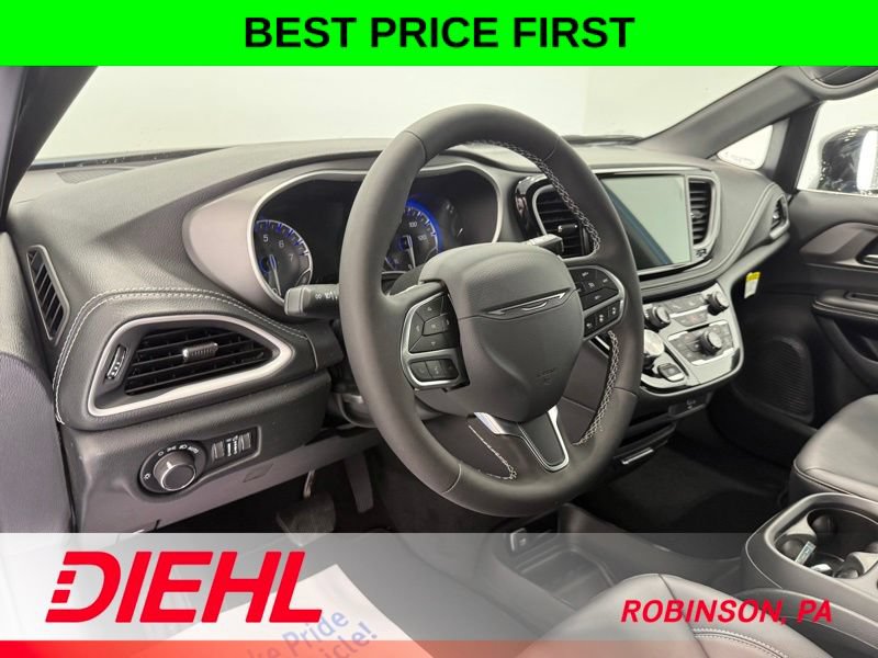 New 2027 Chrysler Pacifica Select AWD/4WD image 26