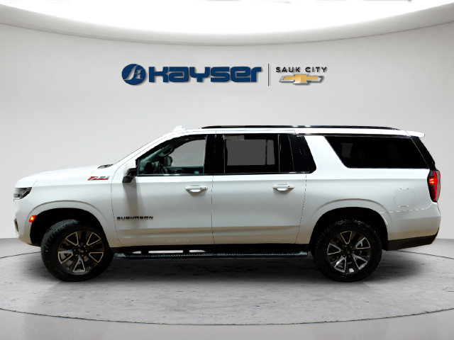 Certified 2024 Chevrolet Suburban Z71 w/ Luxury Package AWD/4WD image 4