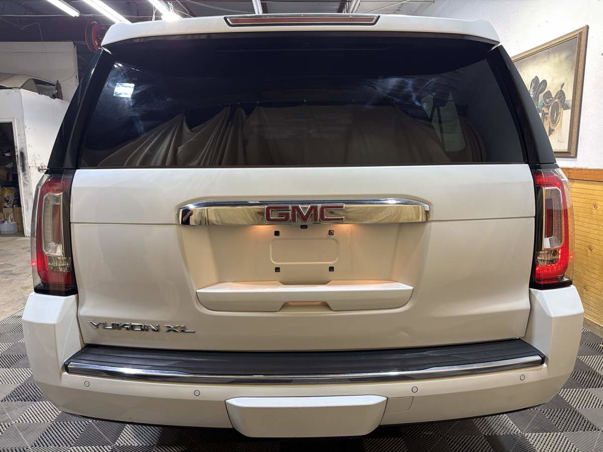 Used 2016 GMC Yukon XL Denali w/ Open Road Package RWD image 3