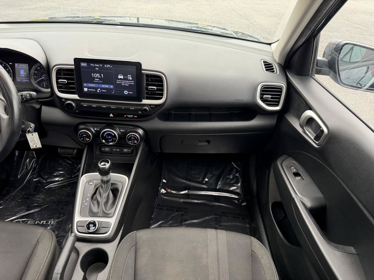 Used 2022 Hyundai Venue SEL w/ Cargo Package FWD image 24
