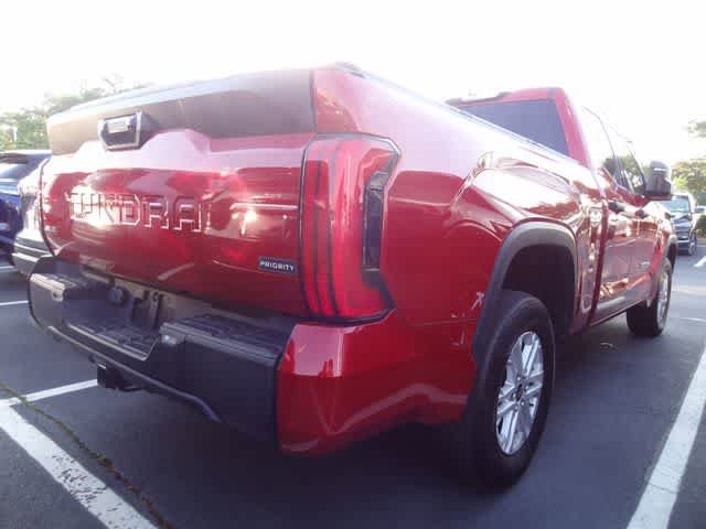 Used 2022 Toyota Tundra SR5 w/ SR5 Convenience Package AWD/4WD image 4
