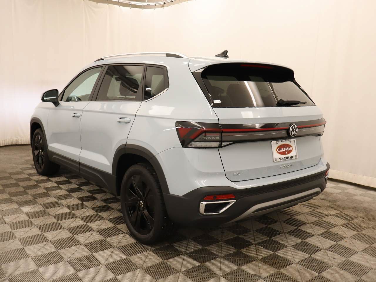 New 2026 Volkswagen Taos SE FWD image 3