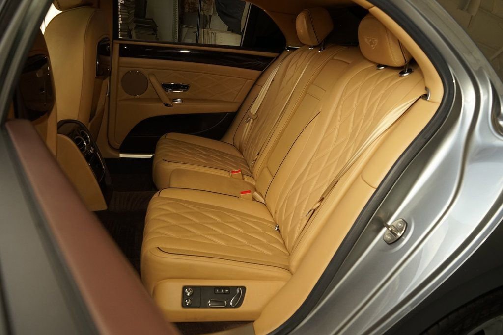 Used 2016 Bentley Flying Spur W12 image 21