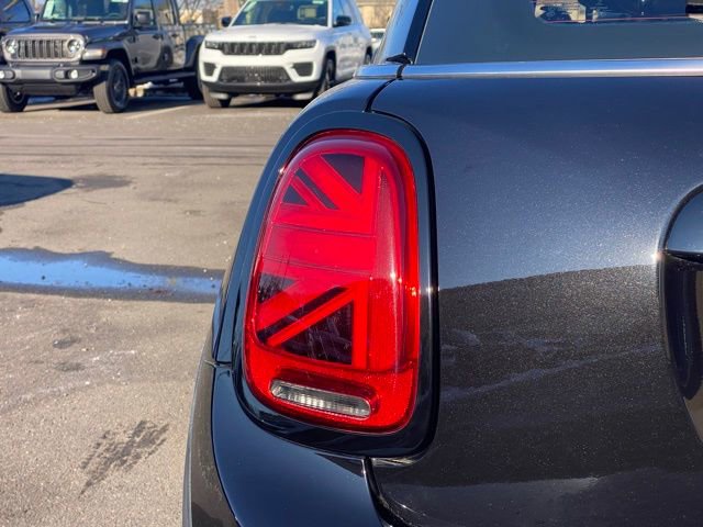 Used 2021 MINI Cooper S w/ Premium Package image 16