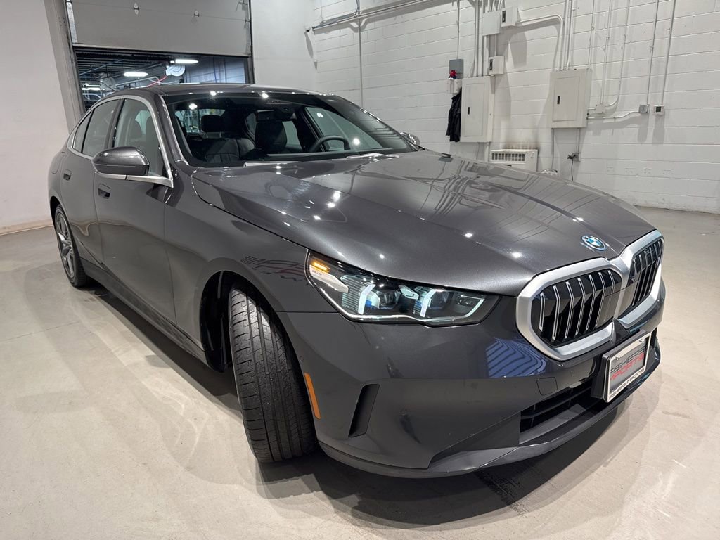 Used 2025 BMW i5 xDrive40 w/ Premium Package AWD/4WD image 3