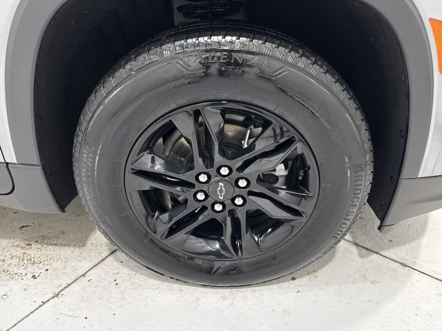 Used 2023 Chevrolet Traverse LT FWD image 32