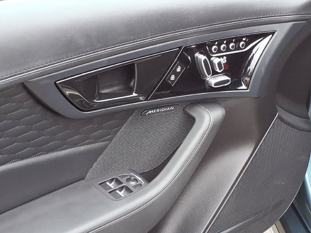 Used 2024 Jaguar F-TYPE R AWD/4WD image 15