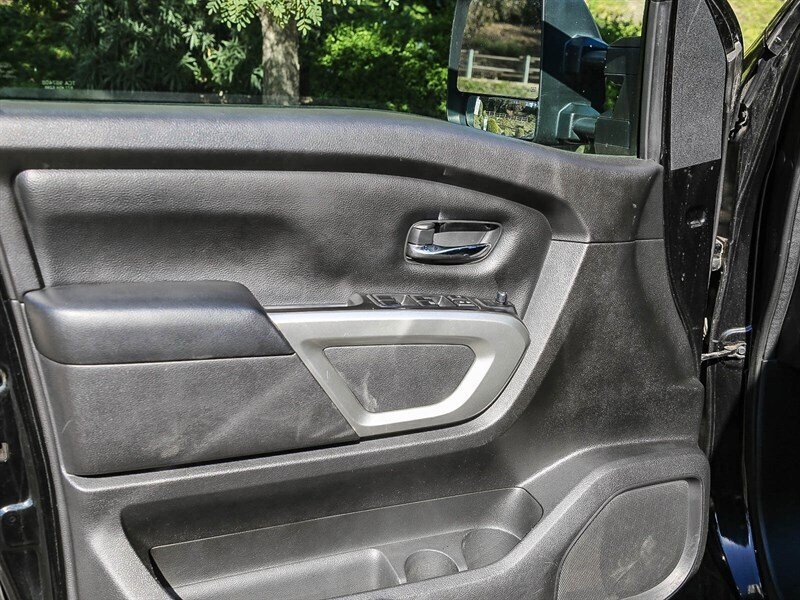 Used 2017 Nissan Titan SV RWD image 28