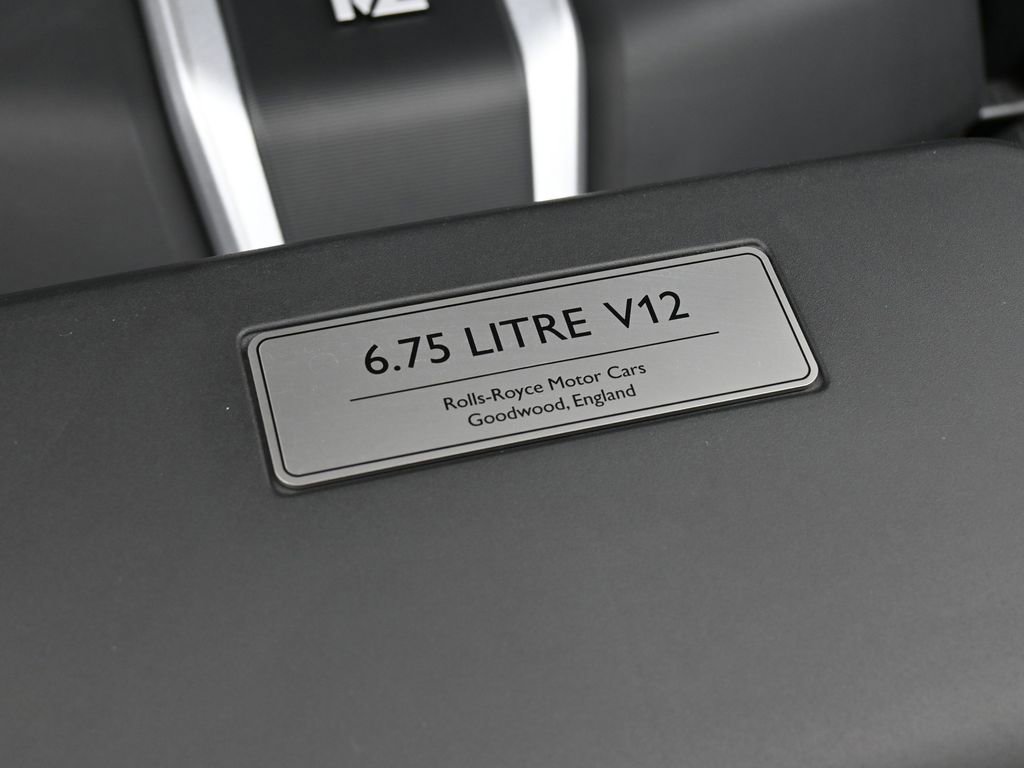 Certified 2024 Rolls-Royce Cullinan AWD/4WD image 37