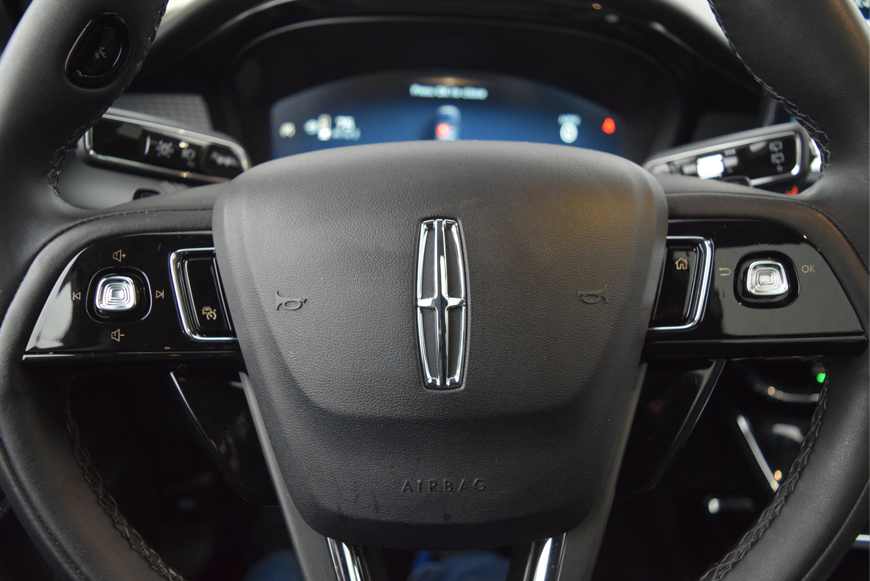 Used 2024 Lincoln Corsair Premiere w/ Equipment Group 101A image 10