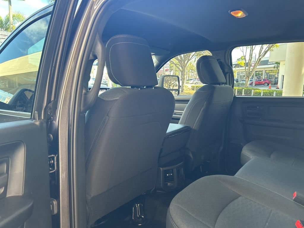 Used 2025 RAM 3500 Tradesman w/ Chrome Appearance Group AWD/4WD image 31